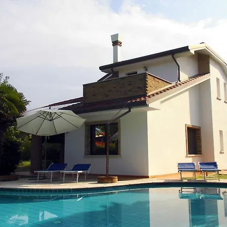 Villa Lunamarina *